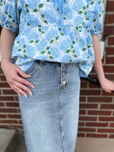 Load image into Gallery viewer, Faded Classic Denim Skirt