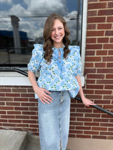 Load image into Gallery viewer, Faded Classic Denim Skirt