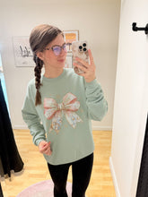 Load image into Gallery viewer, Nativity Crewneck
