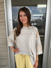 Load image into Gallery viewer, Easel Top
